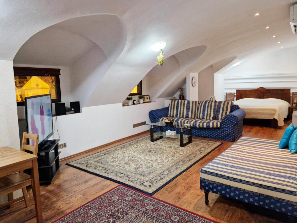 Studio Karluv Most * Prague