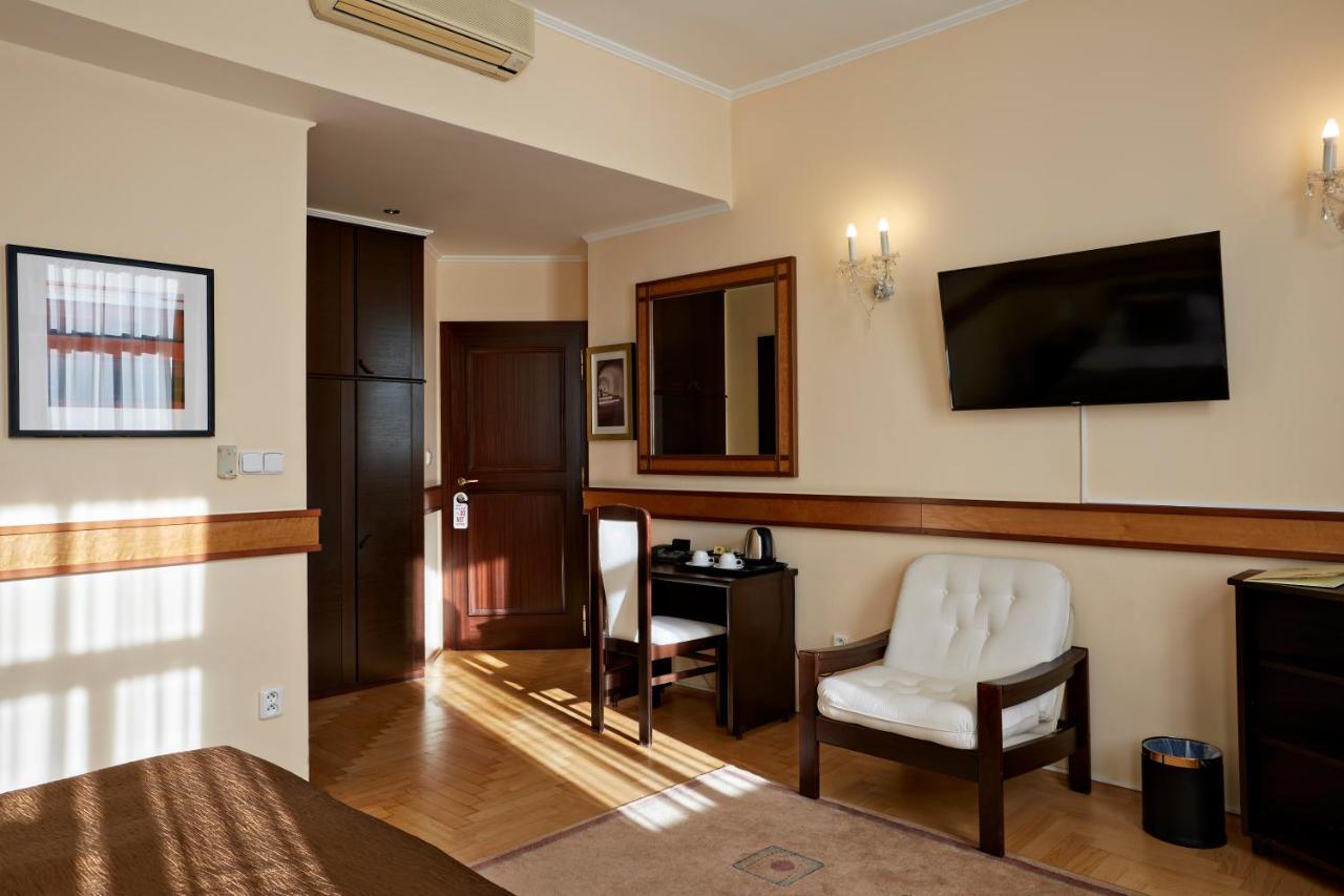 Hotell Fleur De Lis