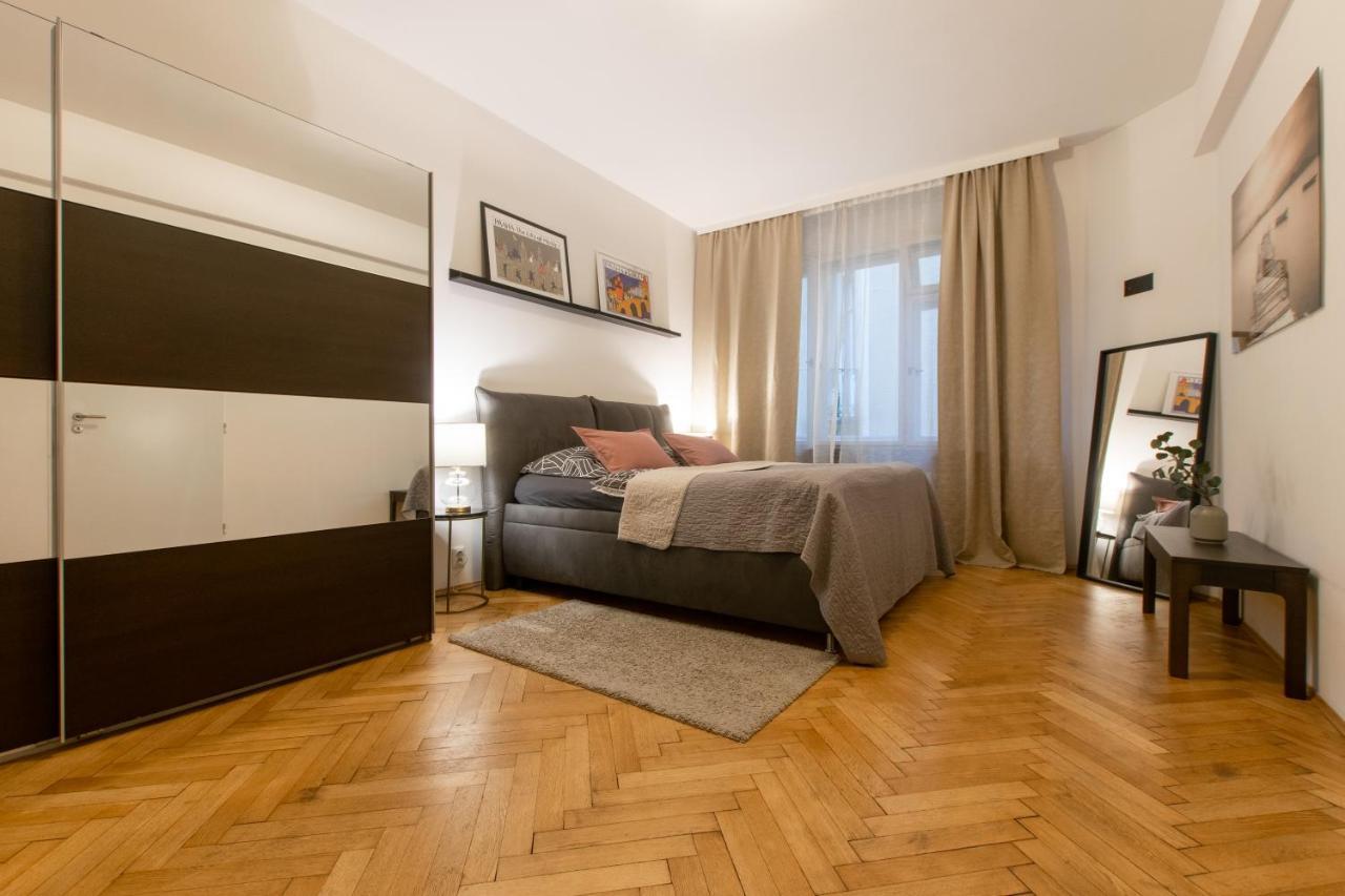 As Apartments. National Theatre Apt. Old Town *