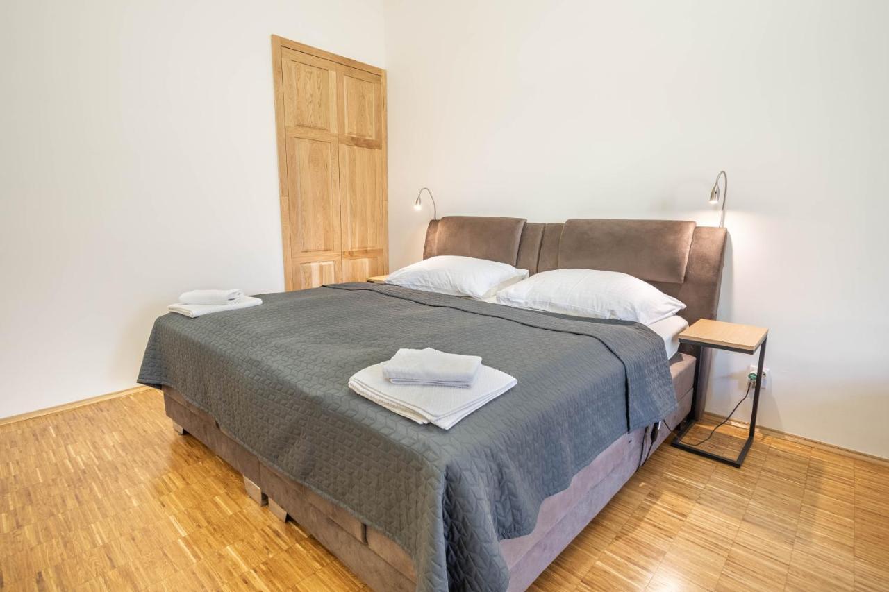 Apartment Centre