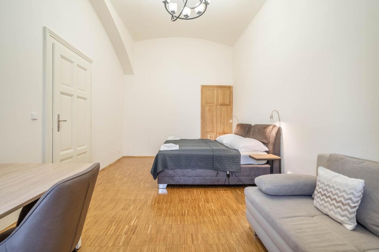 Centre Apartment *
