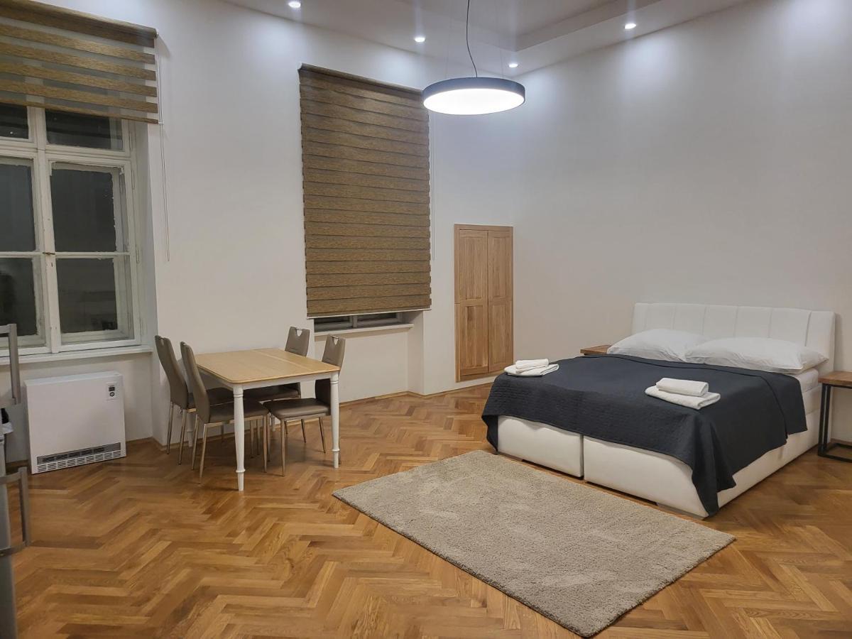 Apartment Centre