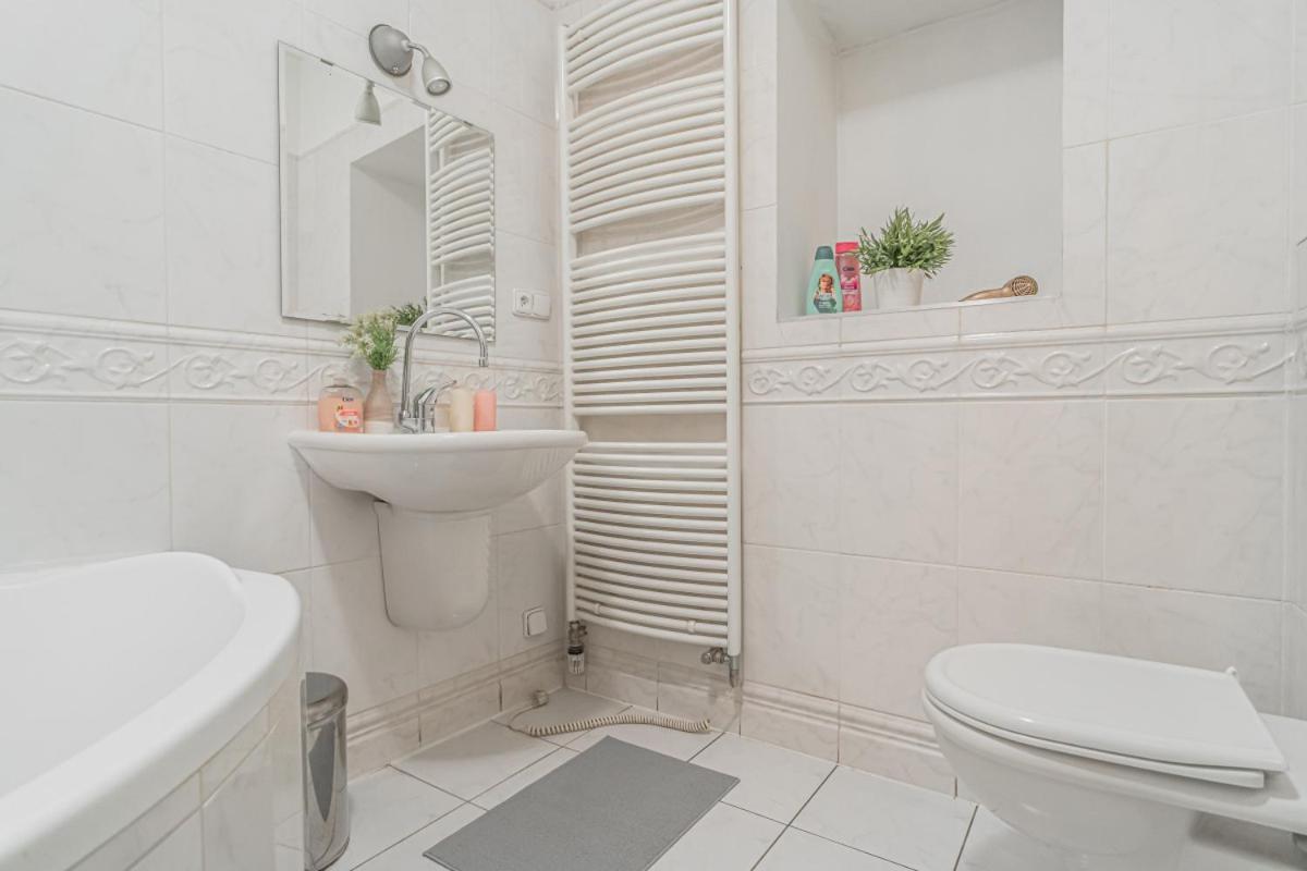 Bright Studio Close To Charles Bridge And Castle Prague