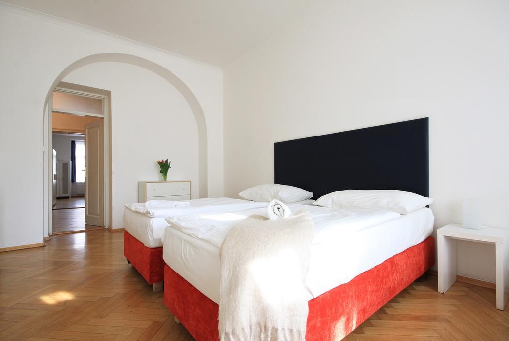 Quadrio Bedroom