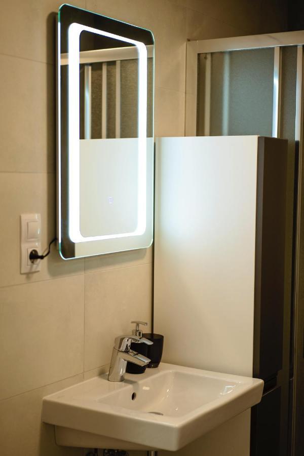 Apartment Tran Chien With Free Private Parking Prague