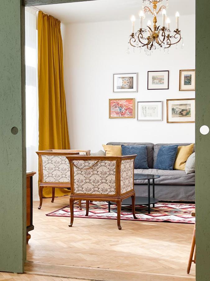 Turnkey I Vintage Terrace