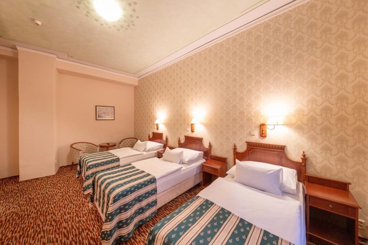 Meteor Plaza Hotel