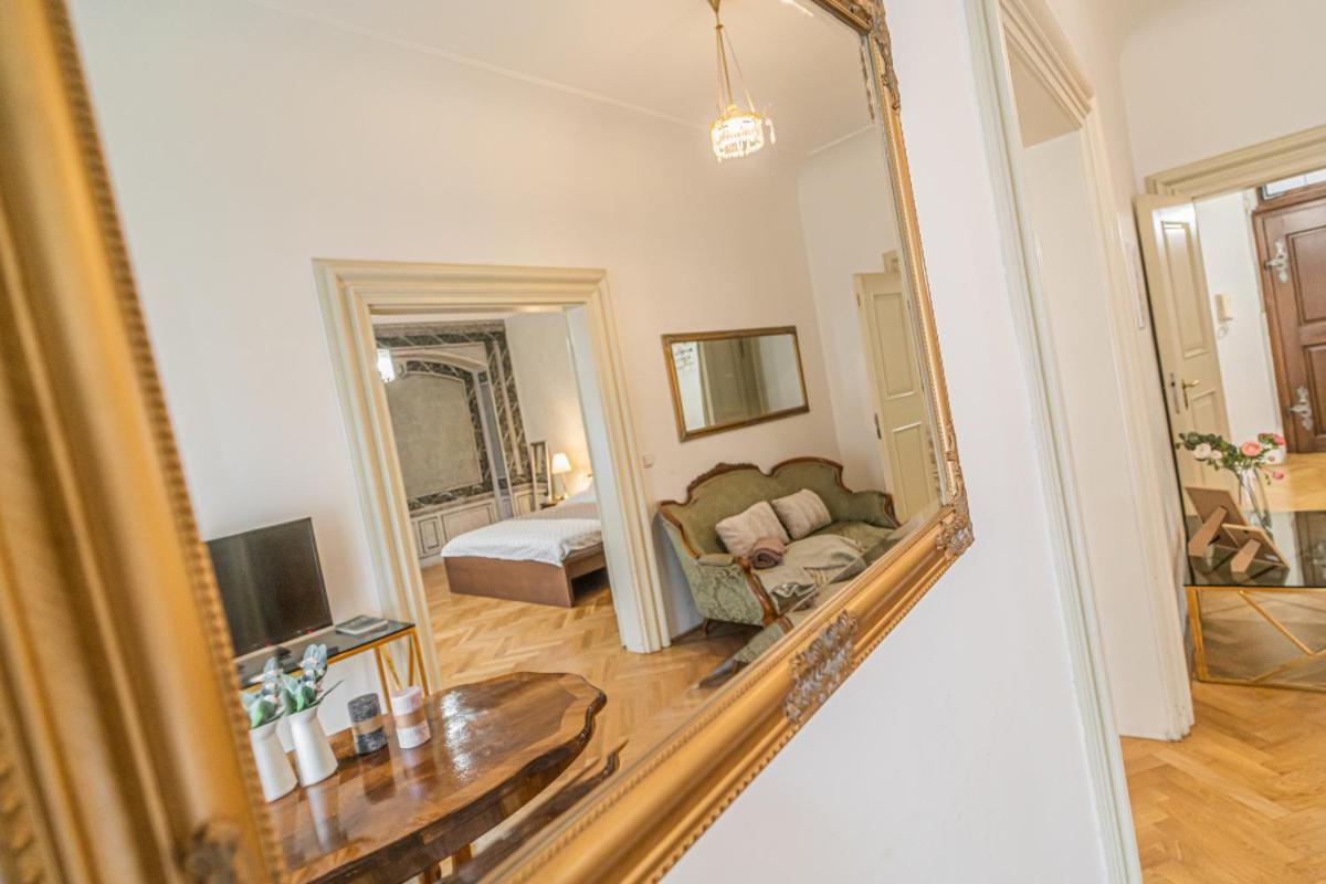 Apartmán Bright & Spacious At Mala Strana, Charles Bridge 3 Min Of Walk *