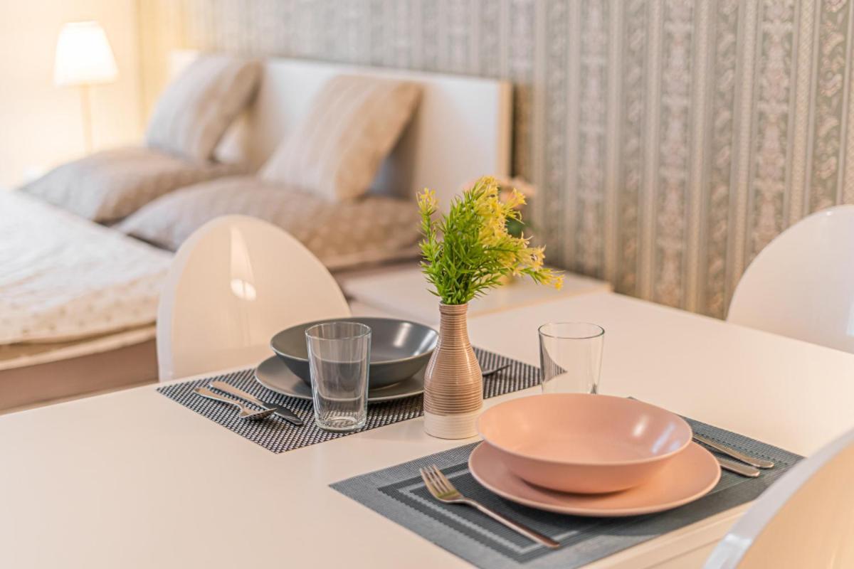 Apartmán Bright & Spacious At Mala Strana, Charles Bridge 3 Min Of Walk