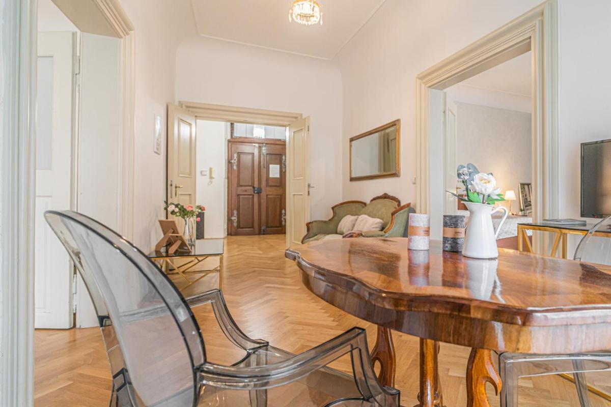 Bright & Spacious At Mala Strana, Charles Bridge 3 Min Of Walk Apartmán Praha