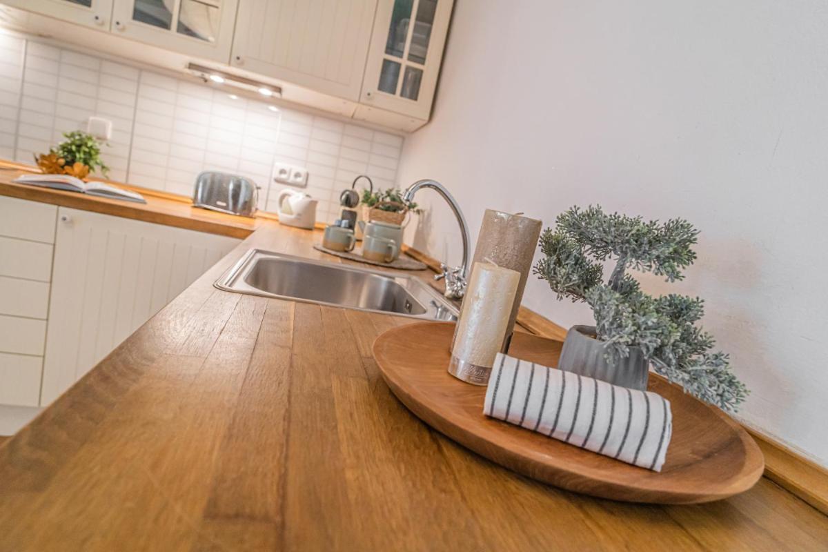 Bright & Spacious At Mala Strana, Charles Bridge 3 Min Of Walk