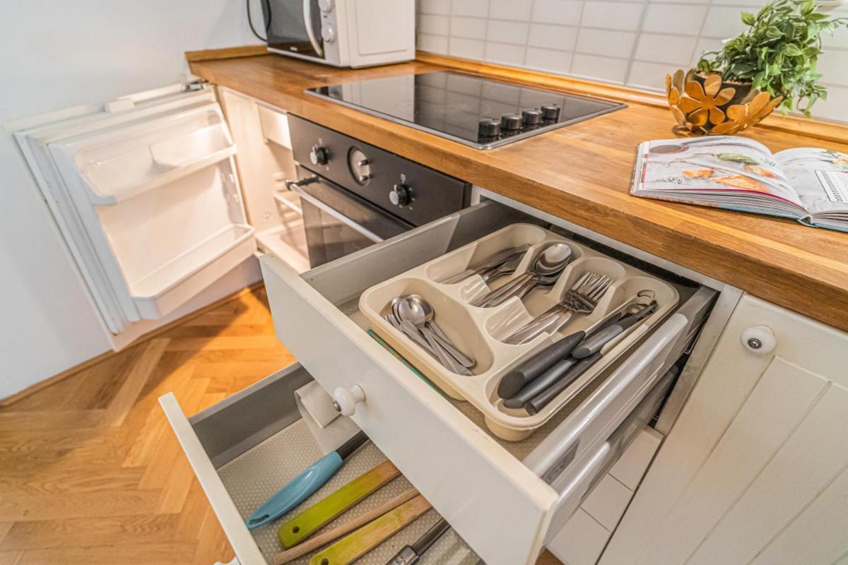 Apartmán Bright & Spacious At Mala Strana, Charles Bridge 3 Min Of Walk *