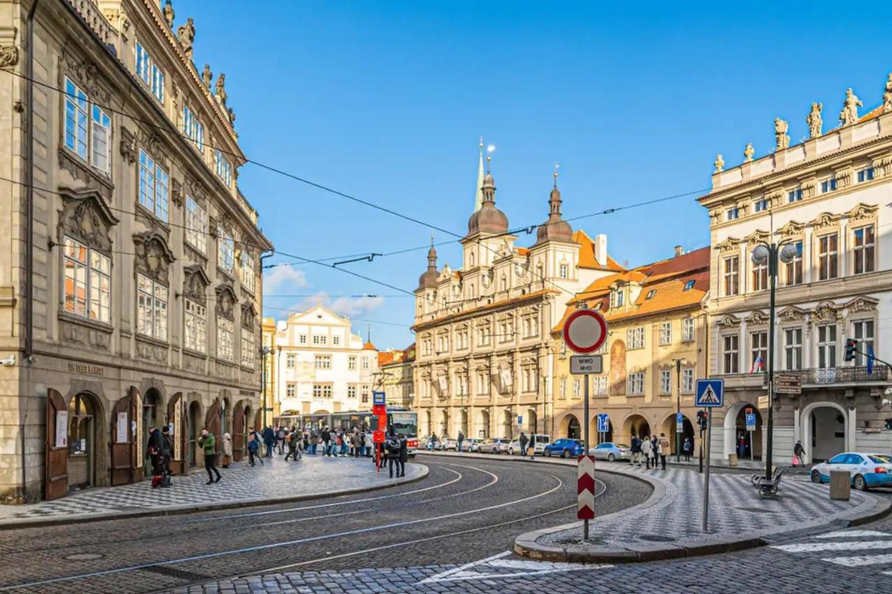 Apartmán Bright & Spacious At Mala Strana, Charles Bridge 3 Min Of Walk *