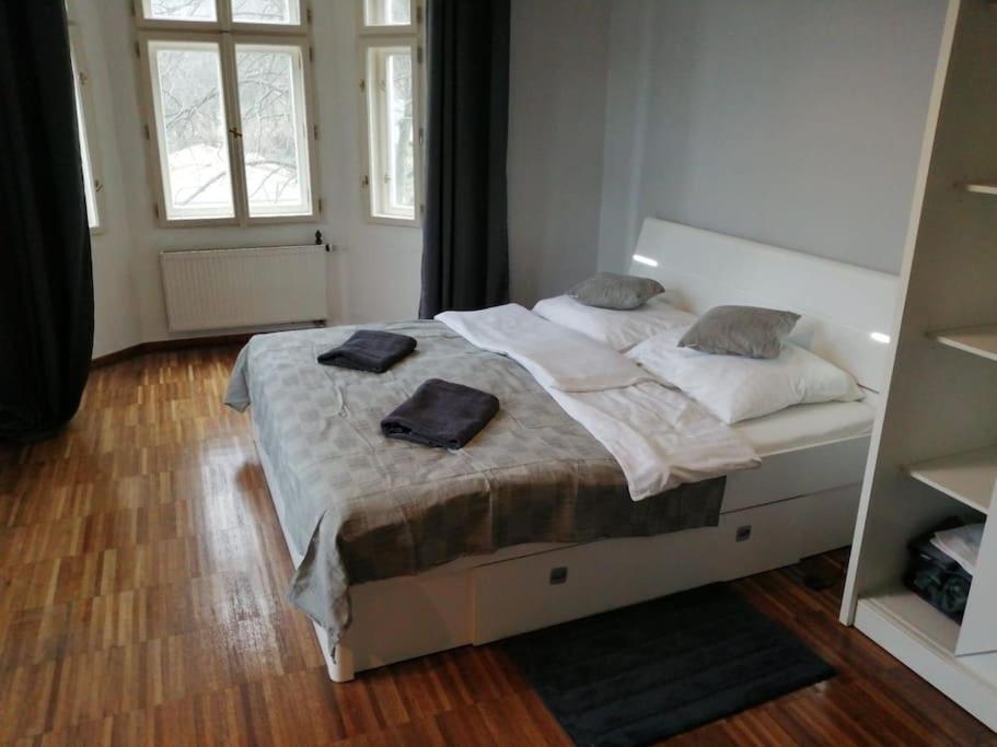 2 Bedrooms Close Vysehrad - Congress Centrum Apartment Prague