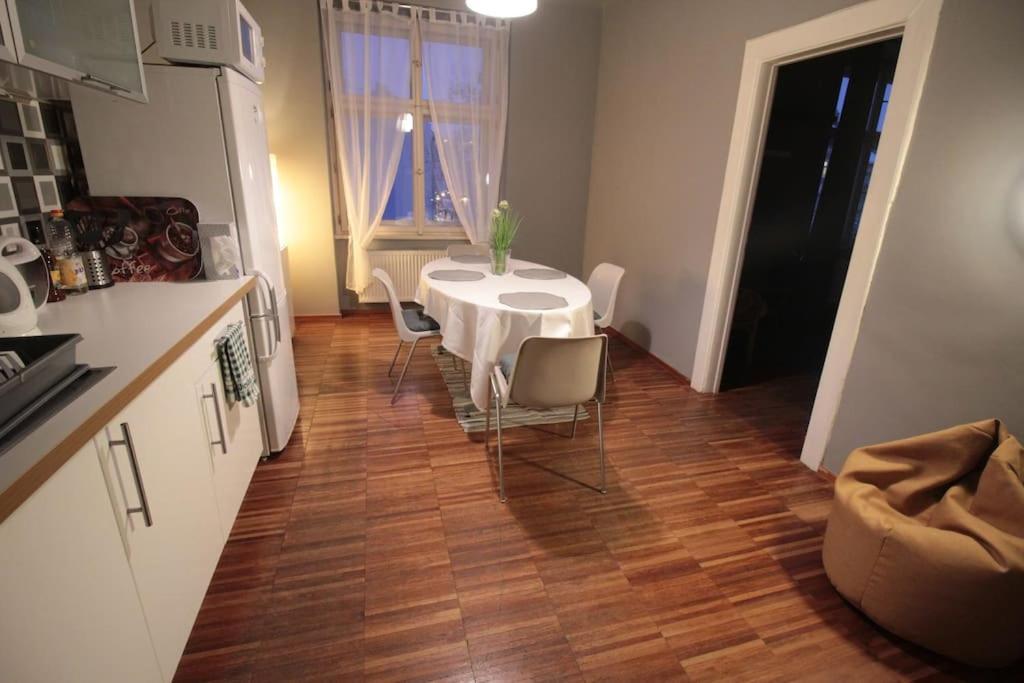 2 Bedrooms Close Vysehrad - Congress Centrum