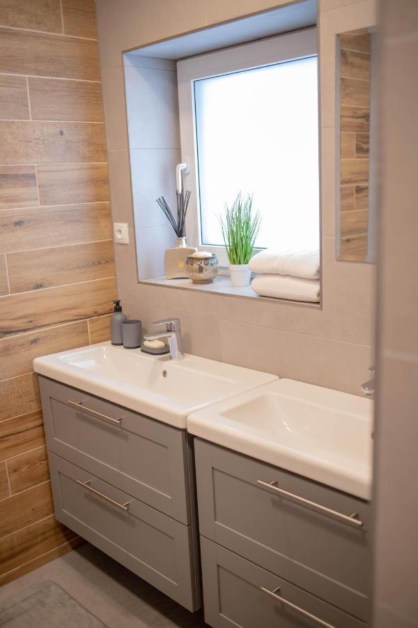 Rezidence Kbely - Free Parking Apartment *