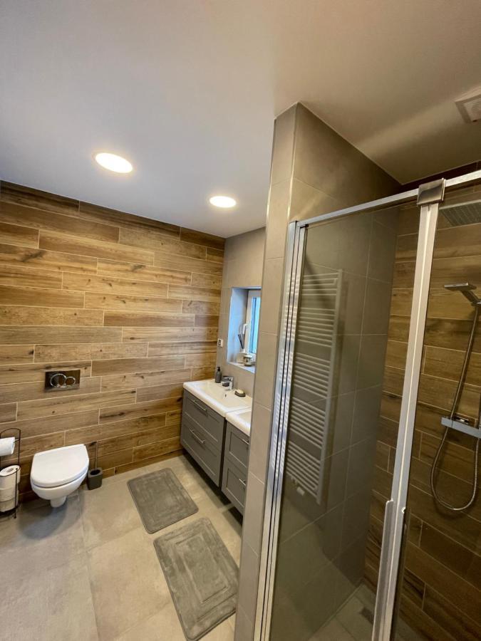 Rezidence Kbely - Free Parking Apartment *