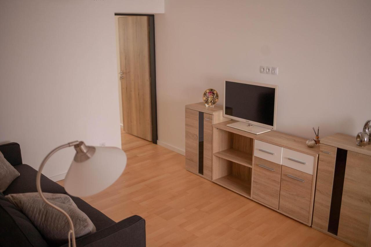 Rezidence Kbely - Free Parking Apartment