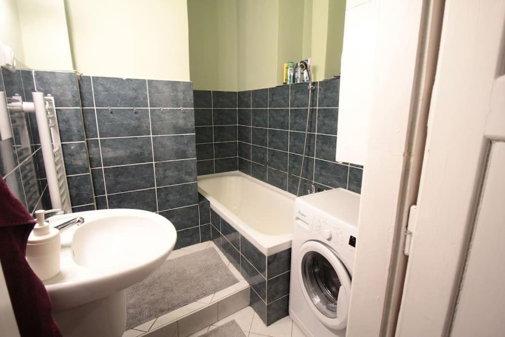 2 Bedrooms Close Vysehrad - Congress Centrum Apartment Prague