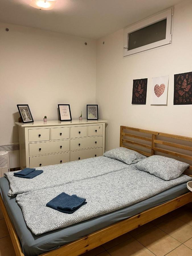 Basement Flat In The City Center!! * Praha