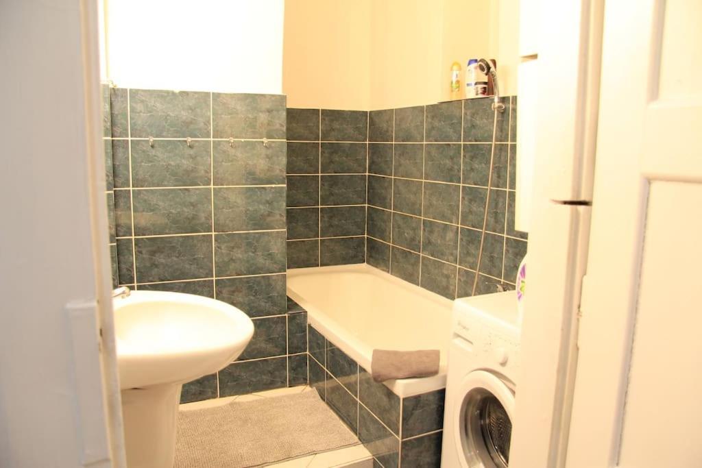 Apartment 2 Bedrooms Close Vysehrad - Congress Centrum *