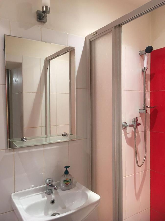 Basement In The City Center!! Apartment Prag