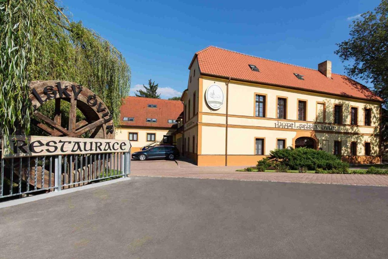 Selsky Dvur - Bohemian Village Courtyard Hotel 4*