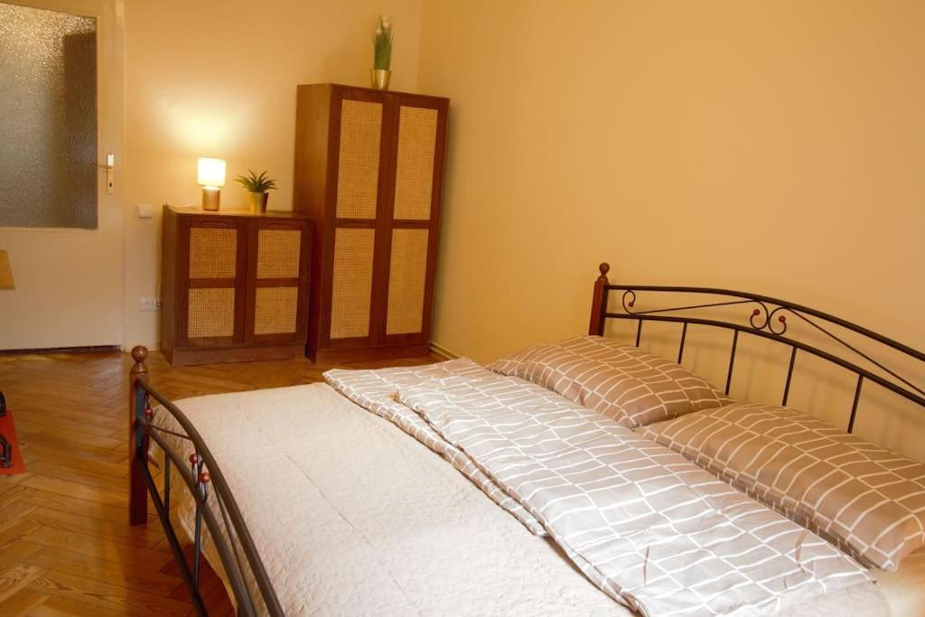 Comfort 2bedrooms Quite Place!-vinohrady * Prag