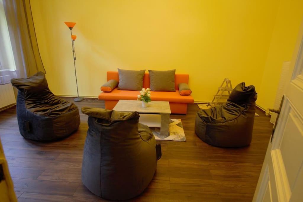Comfort 2bedrooms Quite Place!-vinohrady *