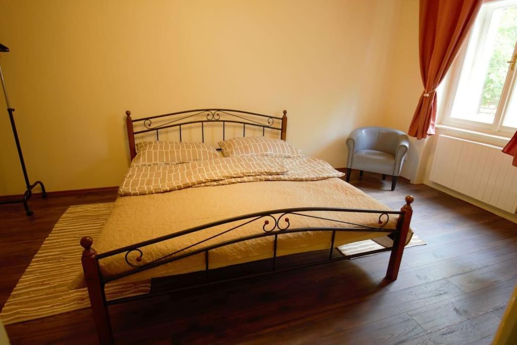 Lejlighed Comfort 2bedrooms Quite Place!-vinohrady Prag