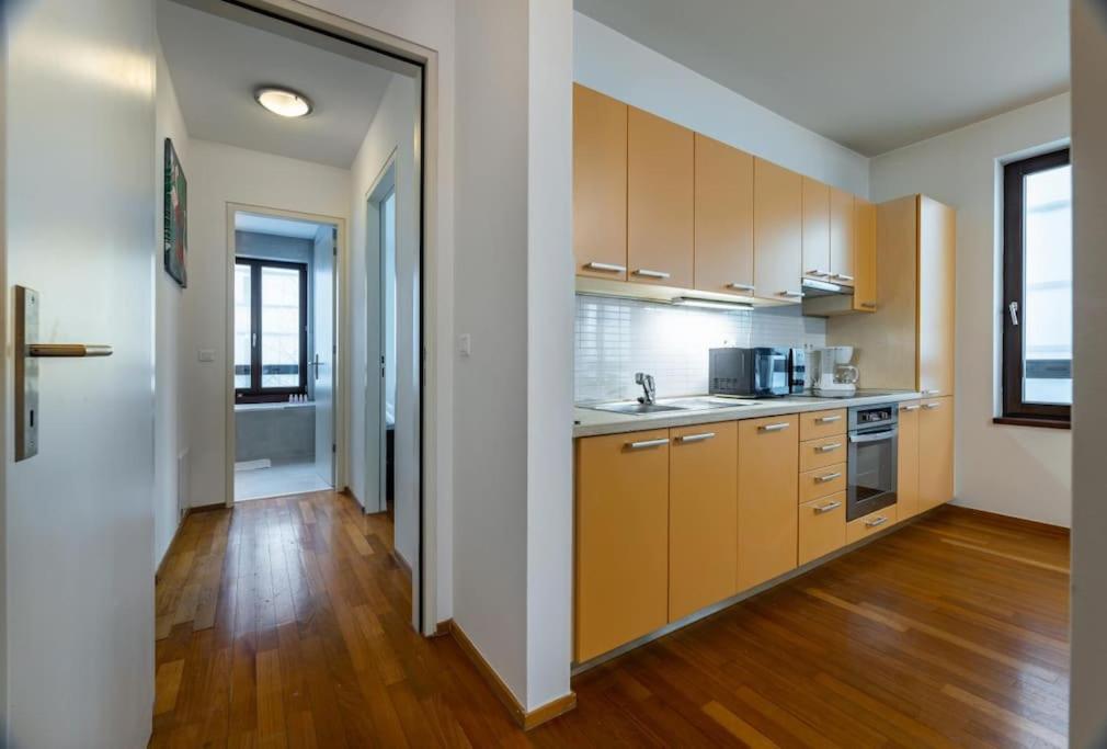 Modern Spacious Flat With A Terrace And A Parking Apartment *
