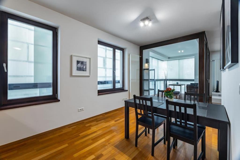 Apartment Modern Spacious Flat With A Terrace And A Parking Prague