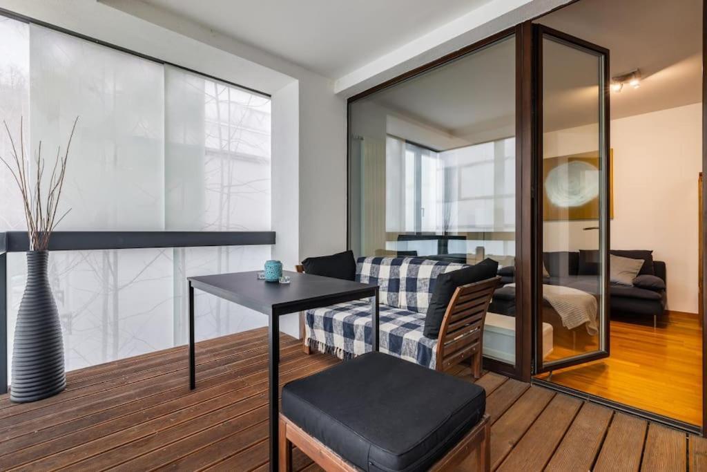 Modern Spacious Flat With A Terrace And A Parking * Prague