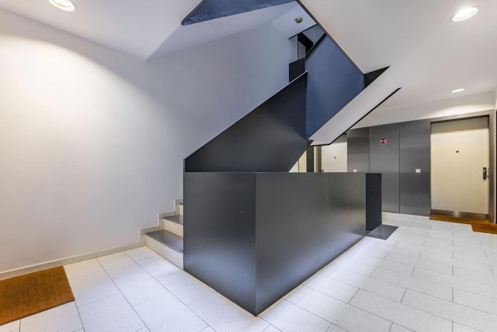 Apartment Modern Spacious Flat With A Terrace And A Parking *