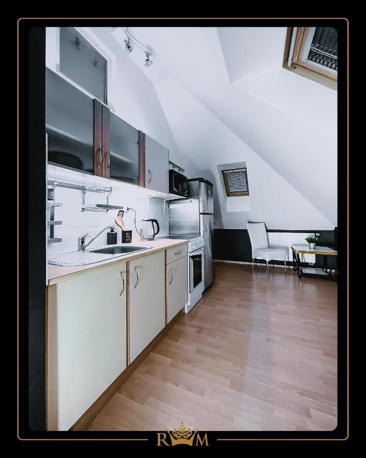 Rm Luxury In • 6 People • Free Parking • Pets * Prague