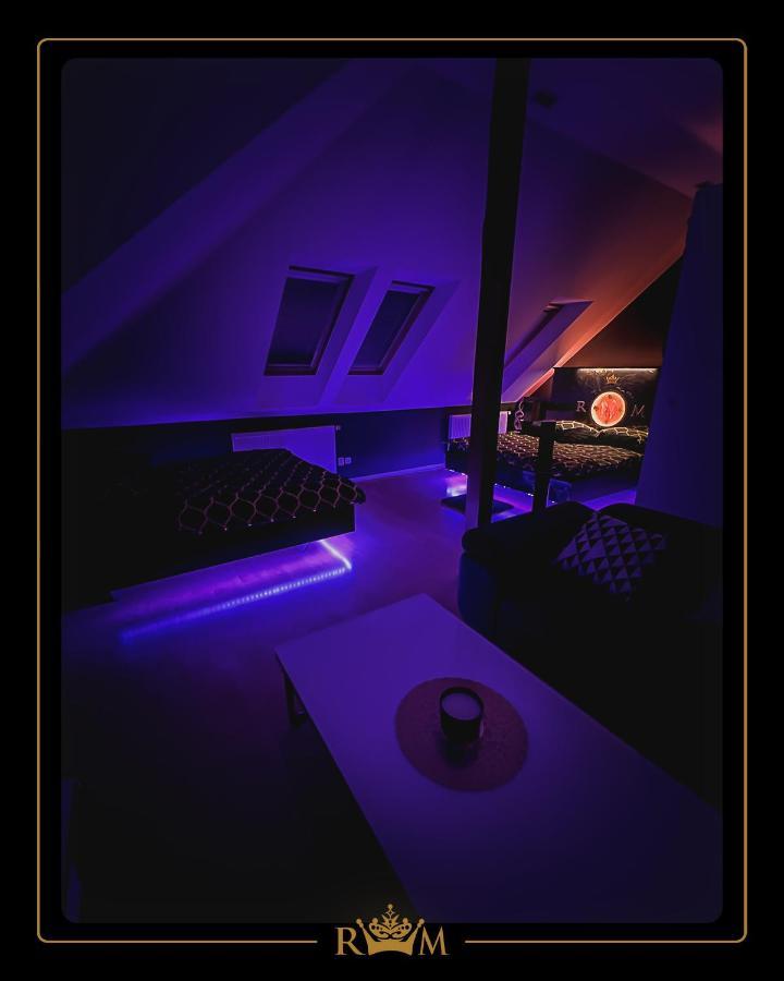 Rm Luxury In • 6 People • Free Parking • Pets * Prague