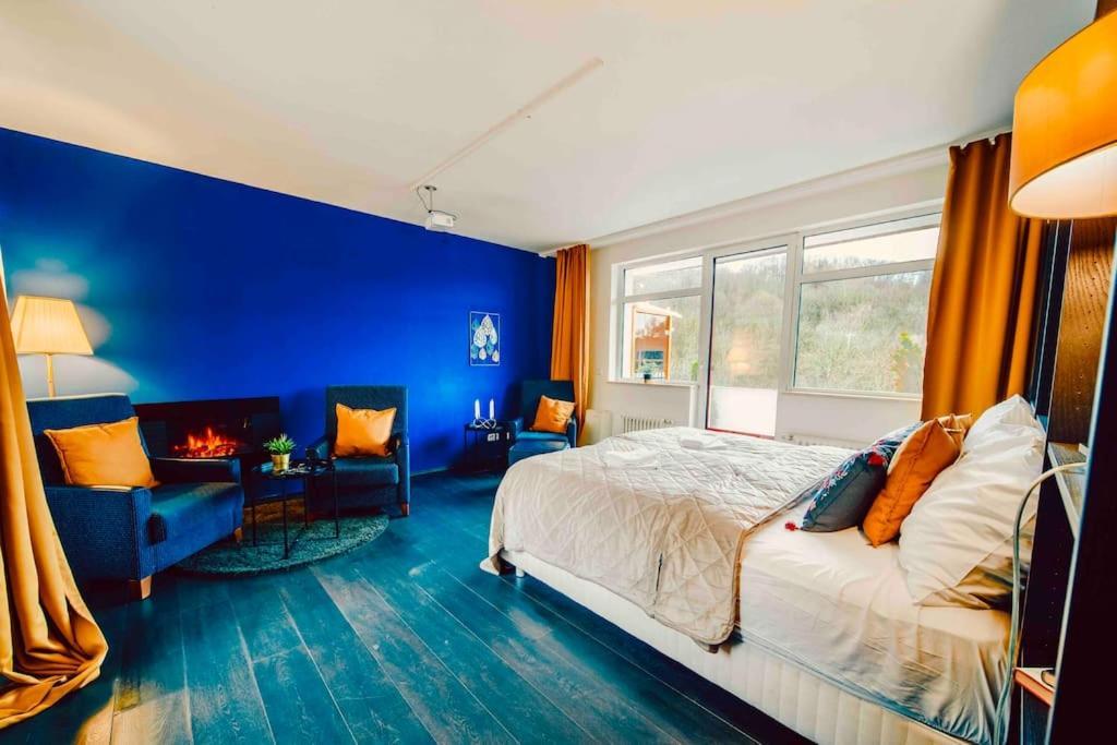 Lovely 3bd - Rooftop - Jacuzzi&sauna * Prag