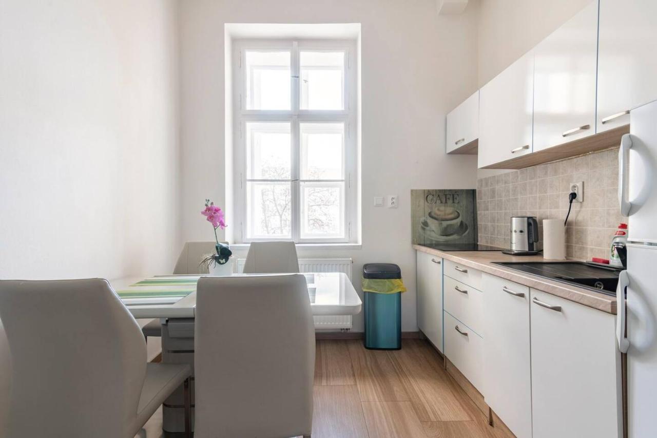 Centre Apartment *