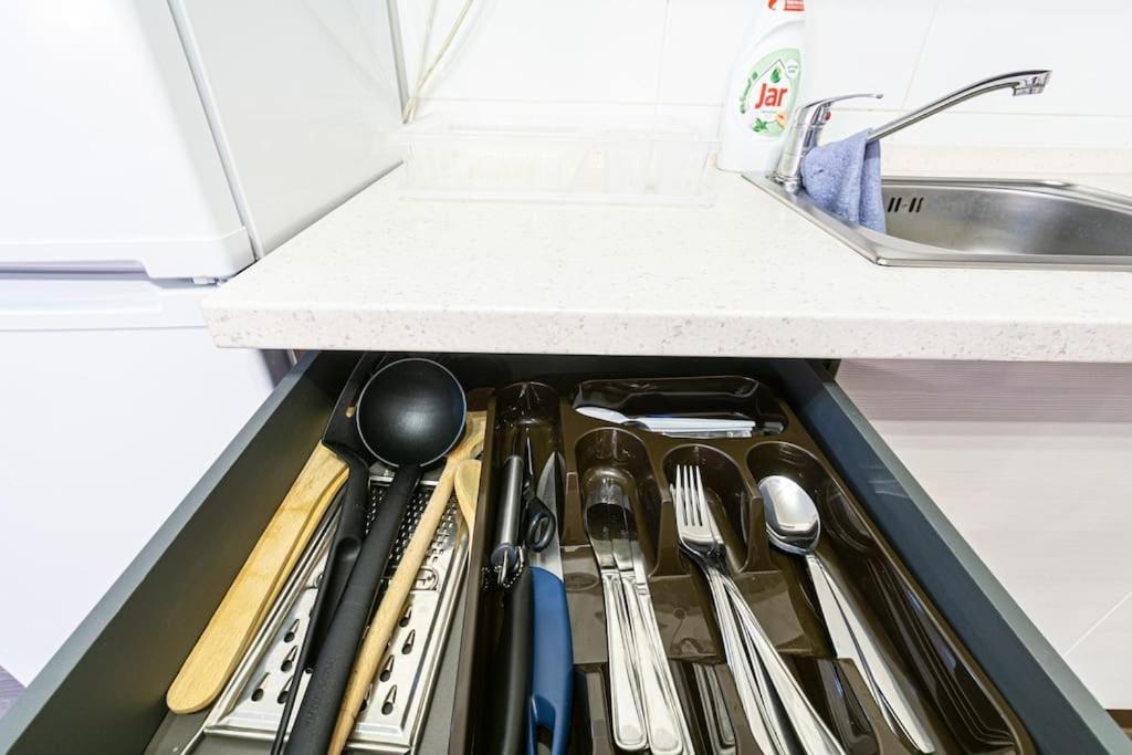 Cozy Basement Flat, Skyshowtime, 3 Minutes To Center Apartment Prague