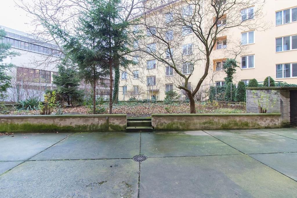Apartment Cozy Basement Flat, Skyshowtime, 3 Minutes To Center Prague