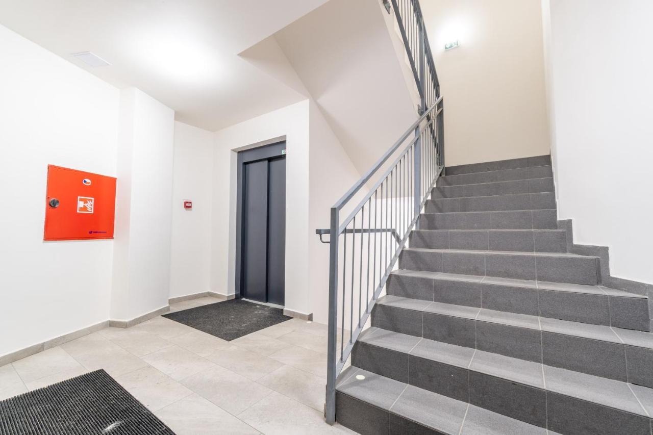 Brand New Two #26 With Free Secure Parking Close To Center