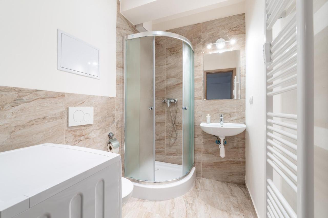 Brand New Two #26 With Free Secure Parking Close To Center * Prag