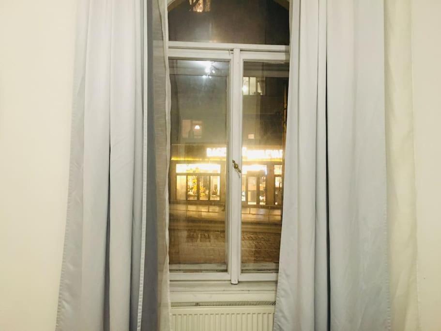 In 2 Square Apartment
