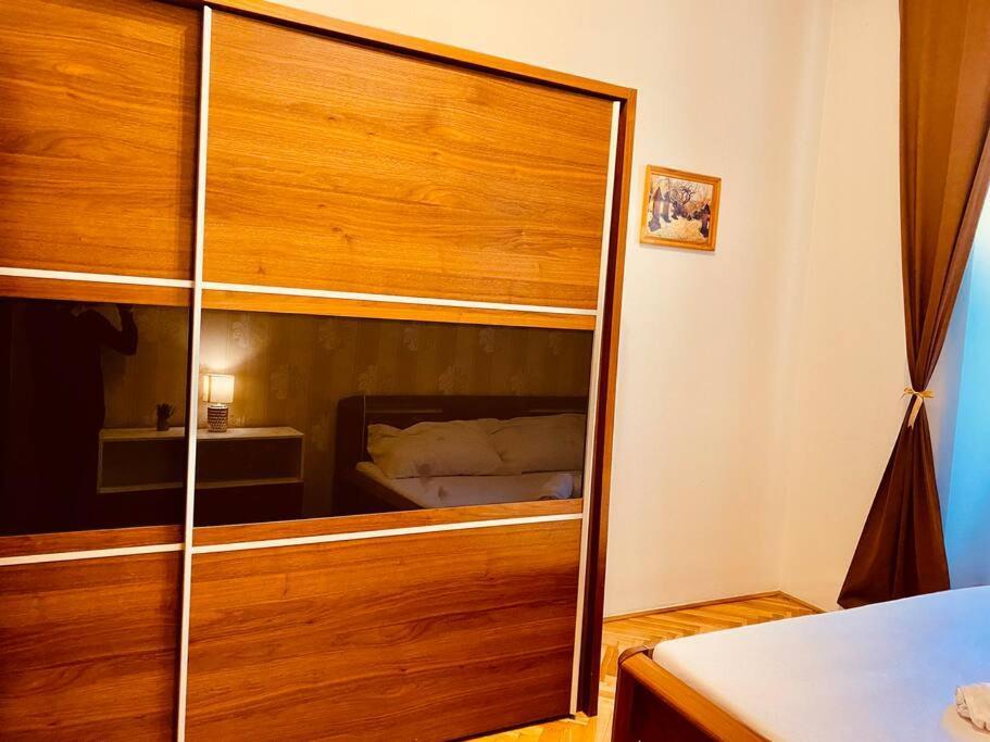 Apartment In 2 Square