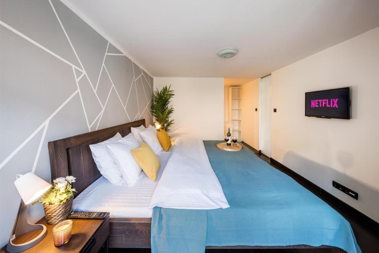 Duplex With 3 Bedrooms Lägenhet Prag