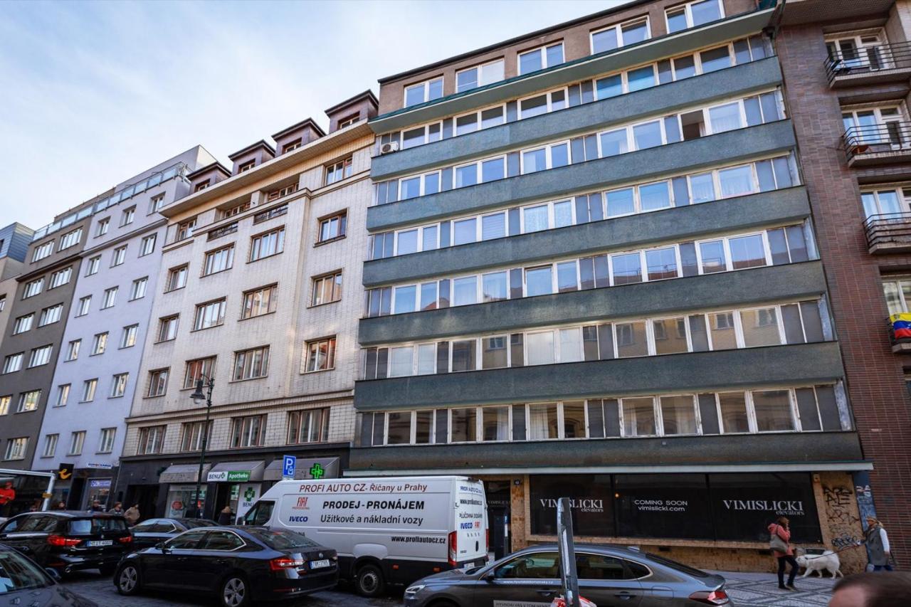 Quiet & Cozy Apartment/ Balcony / Popular Location * Prag
