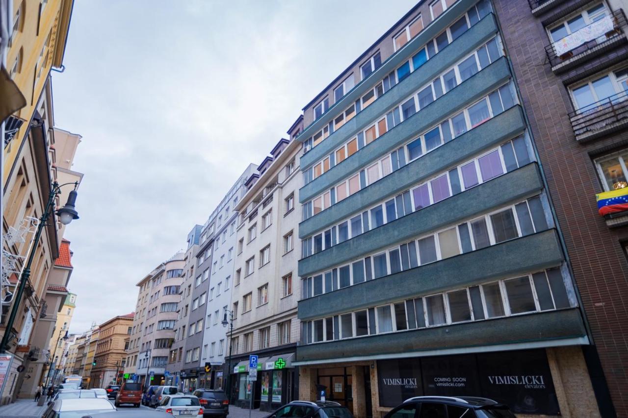 Quiet & Cozy Apartment/ Balcony / Popular Location Lejlighed Prag