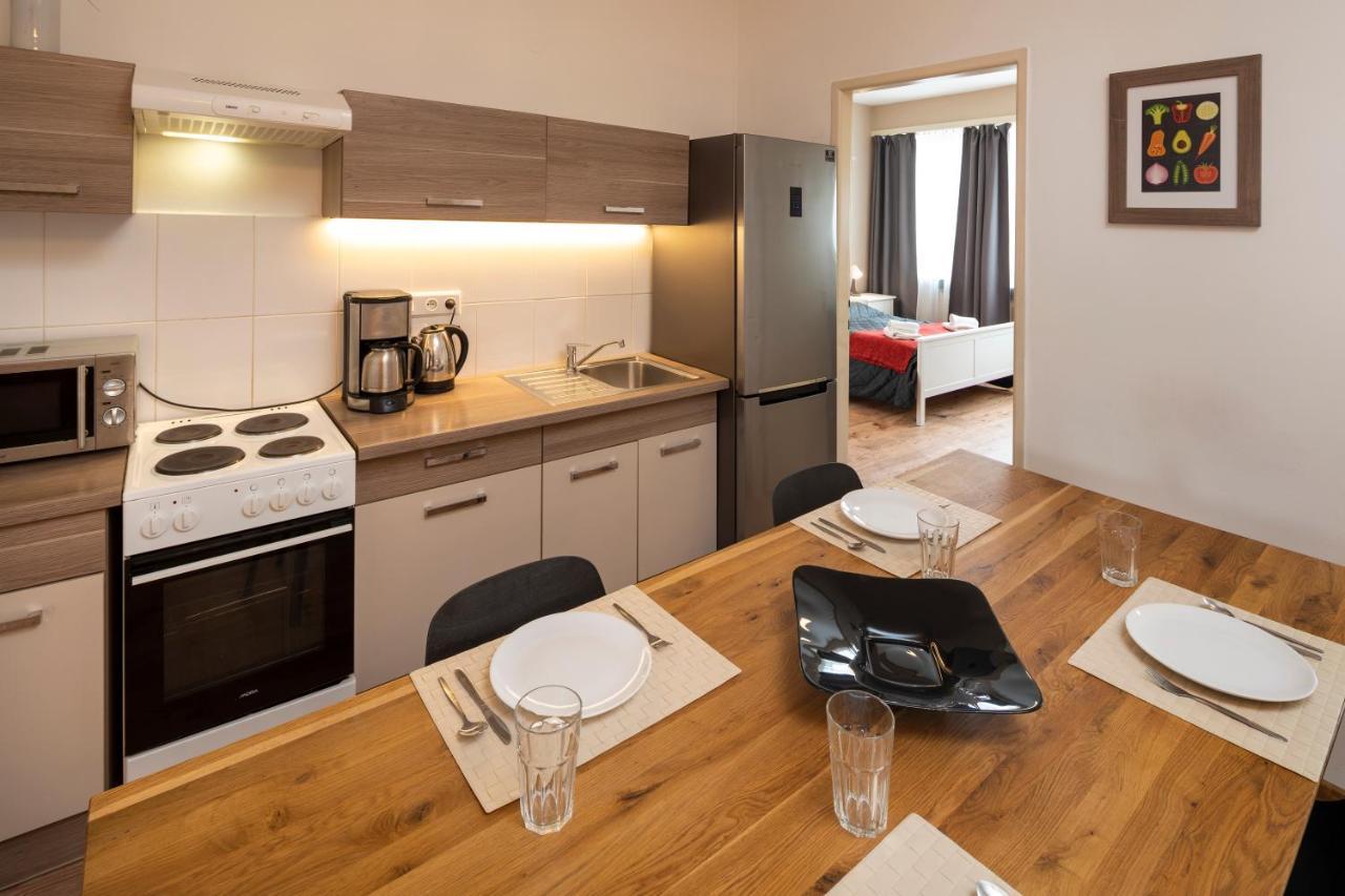 Apple Apartment *