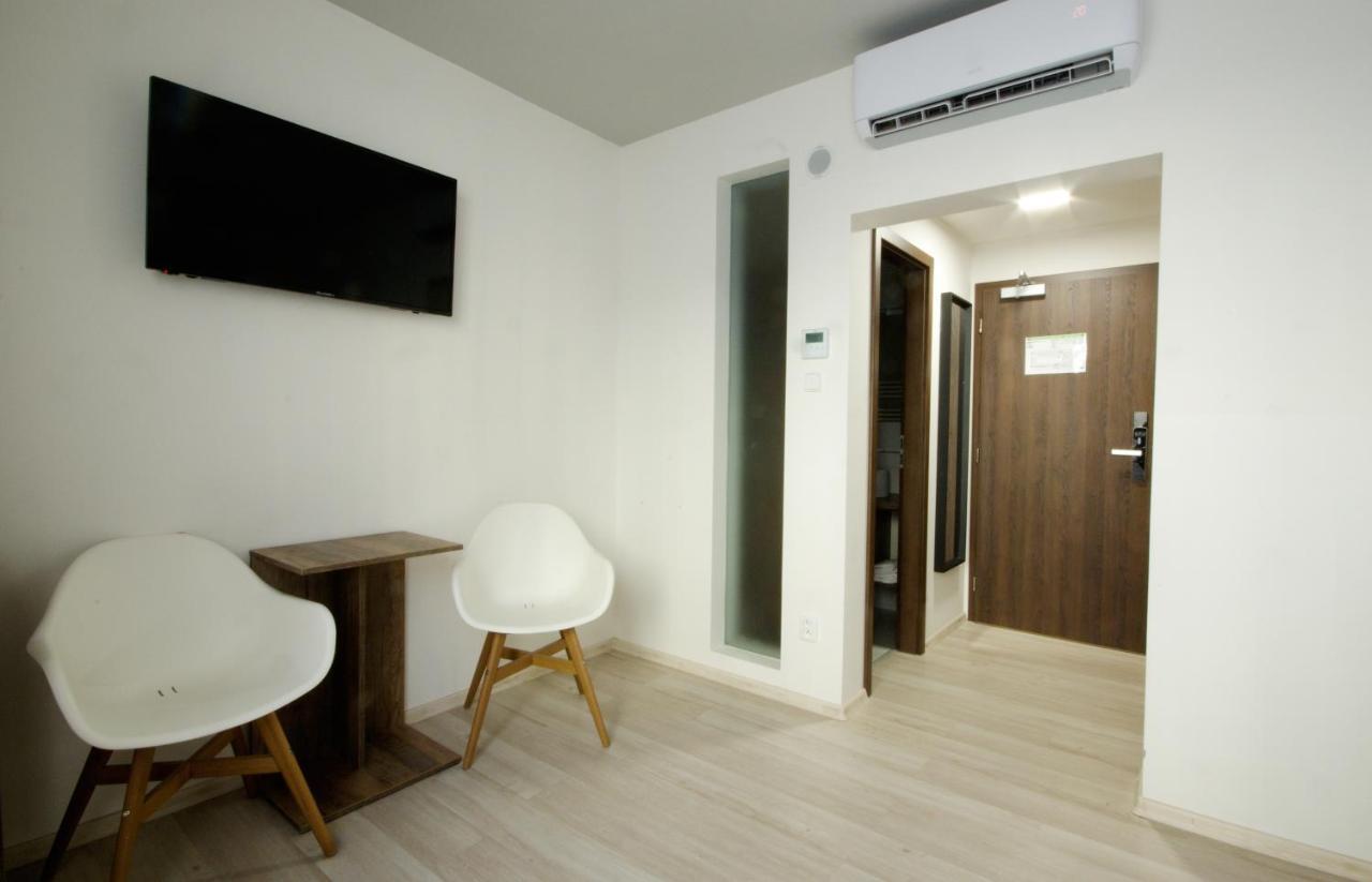 Hotell Adeba 4*