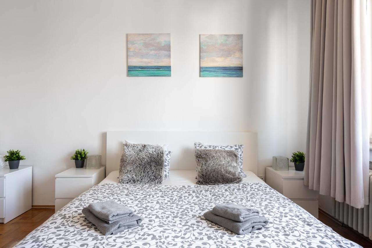 Castle View Apartment Prag